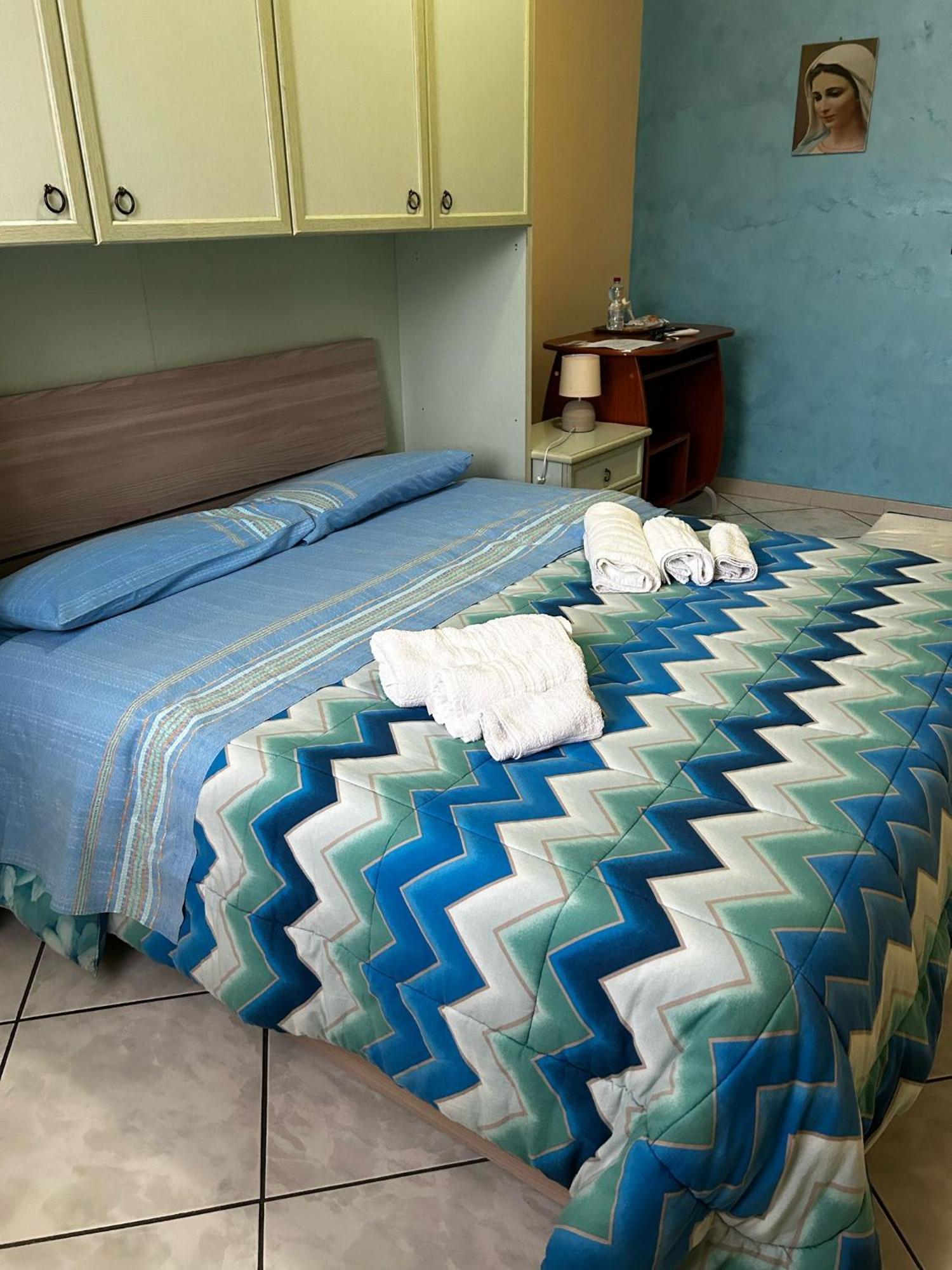 Grotta Del Monaco Bed & Breakfast Pedara Bilik gambar